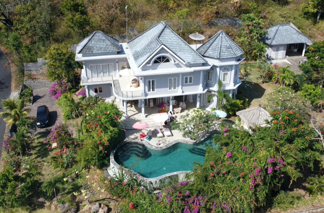 Villa Reva Bali Temukus